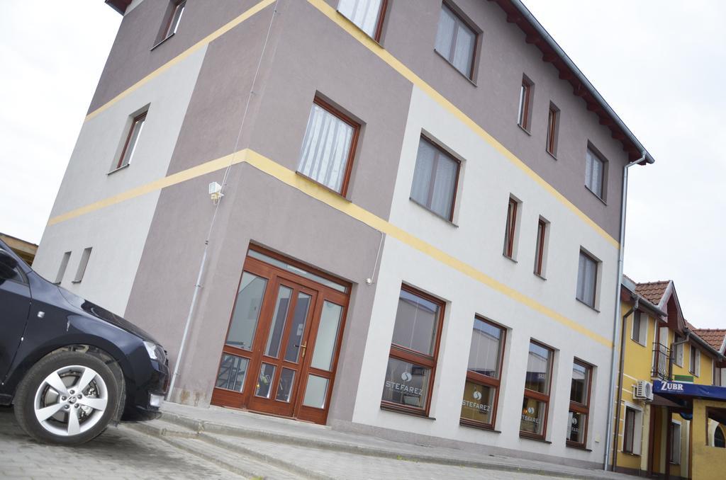 Penzion Stefarez New Veľký Meder Eksteriør billede